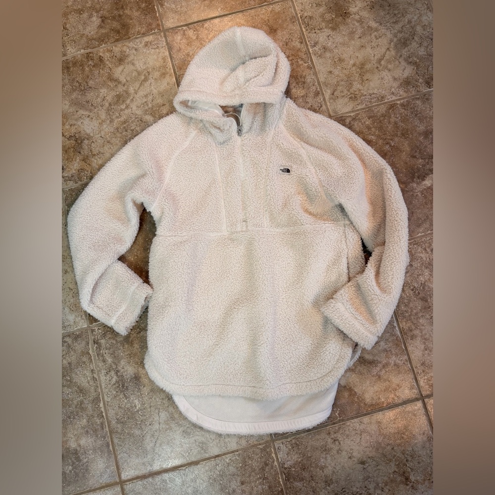 North face 1/2 zip off white Sherpa fleece with hood.
